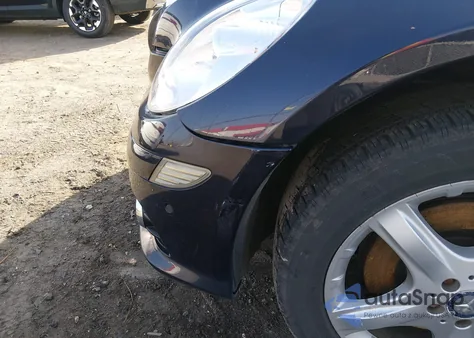 2010 Mercedes-Benz R 350 Bluetec 4Matic z USA, uszkodzony, nr VIN 4JGCB2FE3AA107685